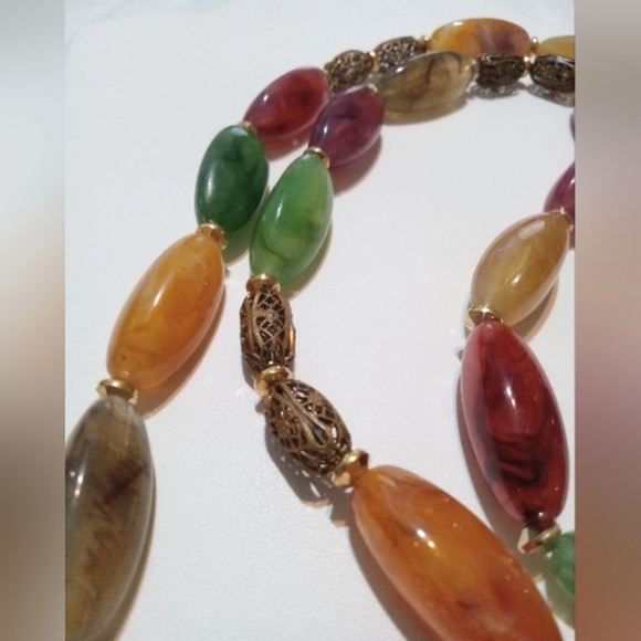 VTG Necklace Lucite/Acrylic Gem Colored w Filigree Beads Look Of Gemstones 33" - Picture 4 of 5